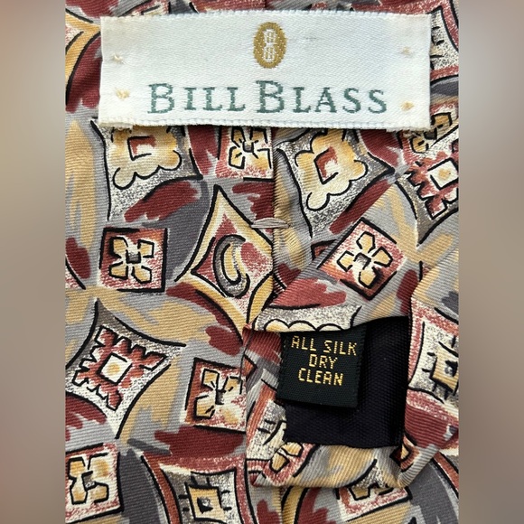 Bill Blass 100% Silk Designer Necktie - Picture 7 of 8